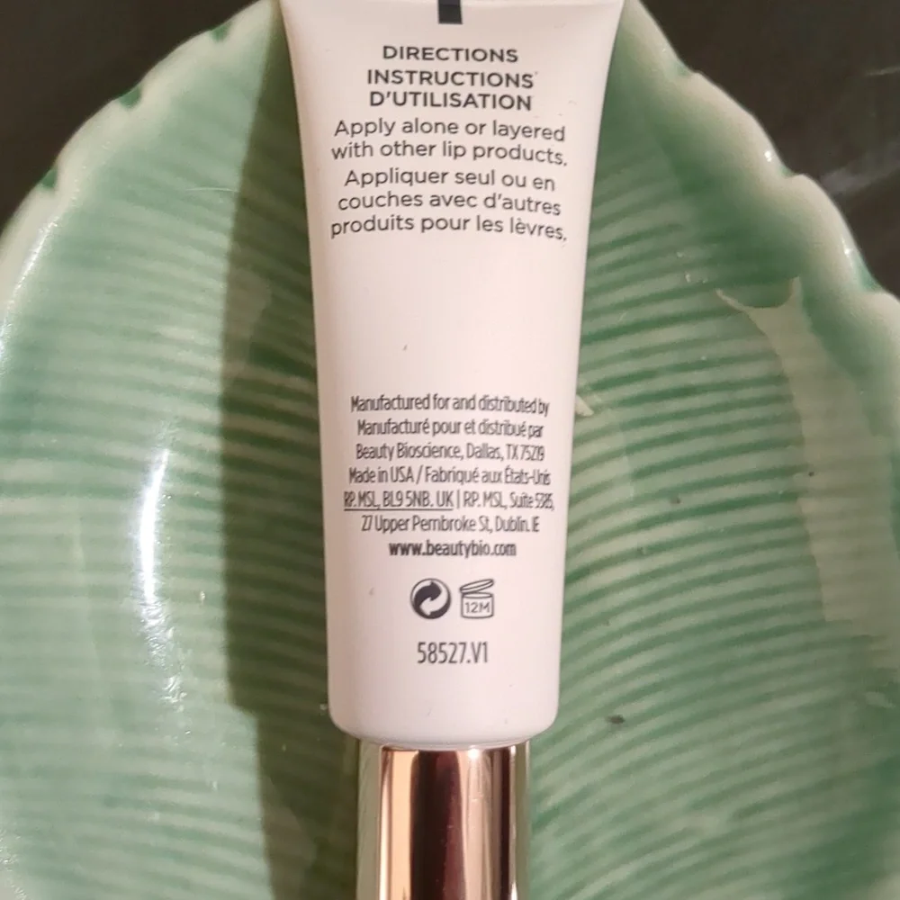 Volumizing Lip Serum